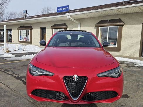 Used 2018 Alfa Romeo Giulia Ti w/ Nero Edizione image 9