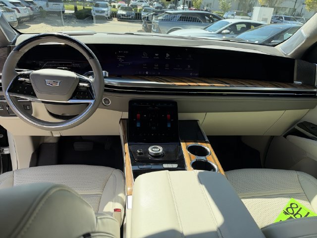Used 2025 Cadillac Escalade Sport Platinum AWD/4WD image 14