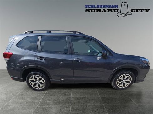 Certified 2022 Subaru Forester Premium image 10