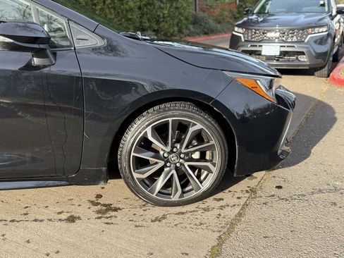 Used 2019 Toyota Corolla XSE image 16