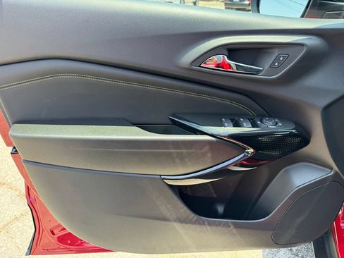 New 2026 Chevrolet Trax LT w/ Midnight Edition FWD image 16