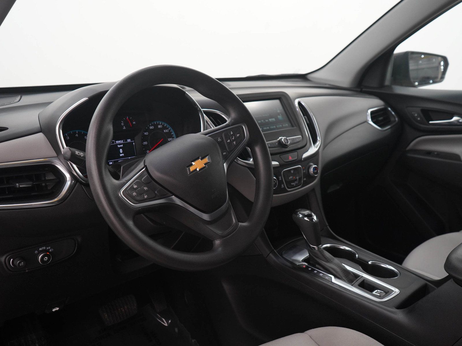 Used 2018 Chevrolet Equinox LS FWD image 23
