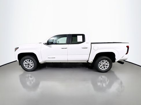 Used 2024 Toyota Tacoma SR5 RWD image 9