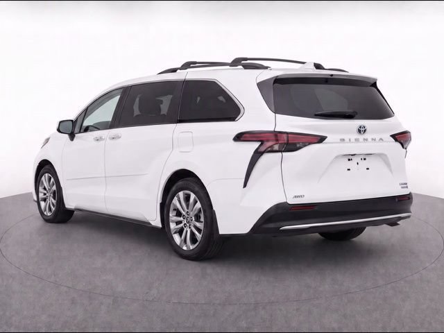Used 2023 Toyota Sienna Limited AWD/4WD image 4