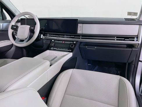 Certified 2025 Hyundai Santa Fe SEL image 30