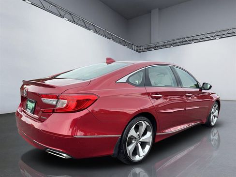 Used 2018 Honda Accord Touring image 7