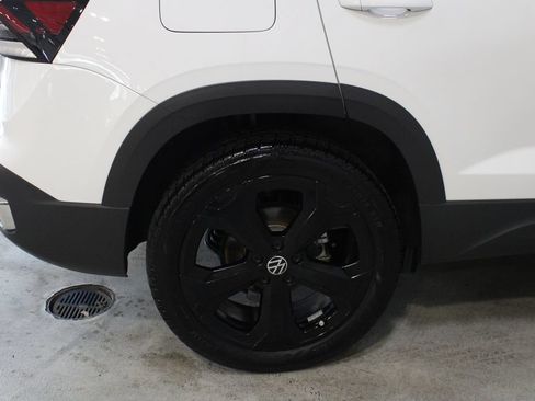 Used 2025 Volkswagen Taos SEL w/ Black Wheel Plus Package AWD/4WD image 27