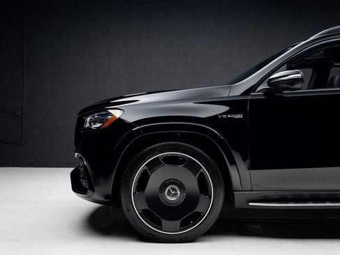 Used 2025 Mercedes-Benz GLS 63 AMG 4MATIC image 19