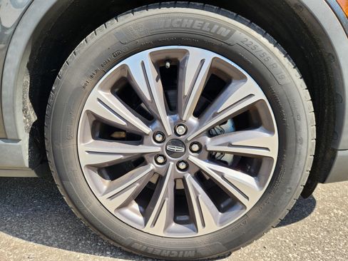Used 2020 Lincoln Corsair Reserve w/ Equipment Group 201A FWD image 14