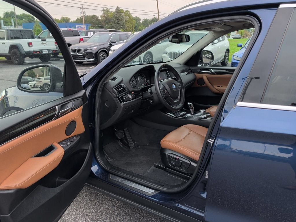 Used 2017 BMW X3 xDrive28i AWD/4WD image 6