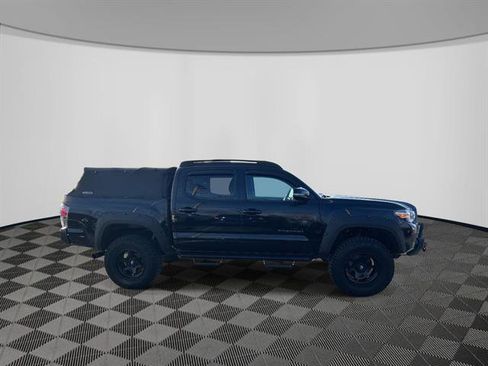 Used 2020 Toyota Tacoma TRD Off-Road image 4