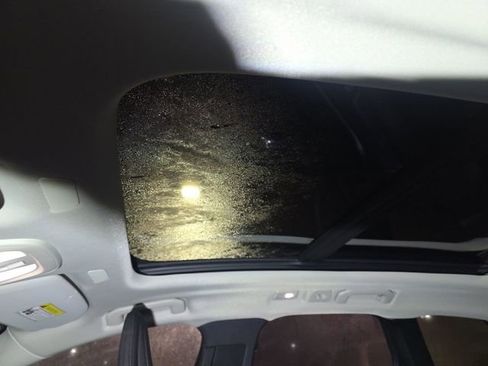 Used 2025 Volvo XC60 B5 Plus image 14