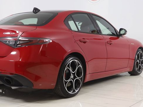 Used 2024 Alfa Romeo Giulia Veloce image 53