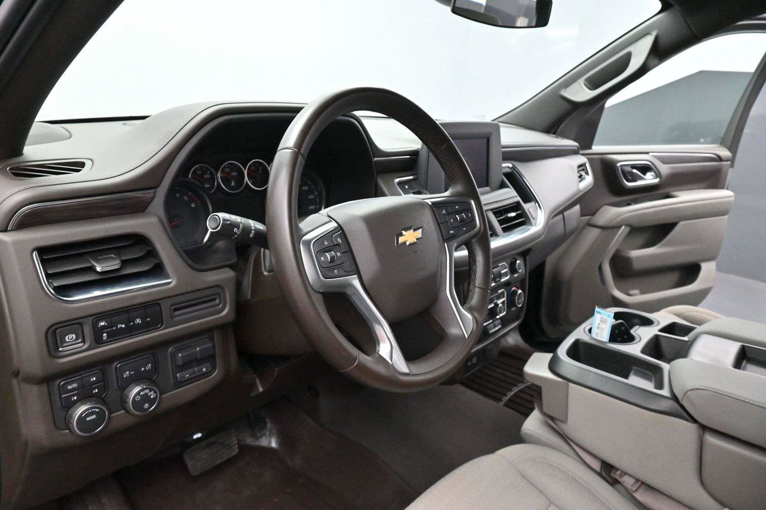 Used 2023 Chevrolet Suburban LS AWD/4WD image 17