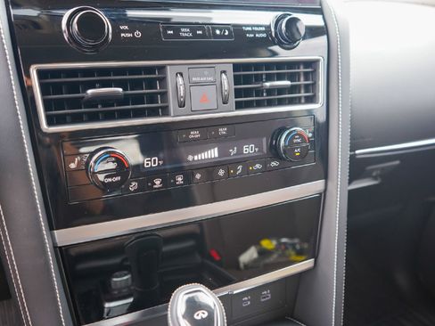 Certified 2024 INFINITI QX80 Premium Select w/ Cargo Package image 16