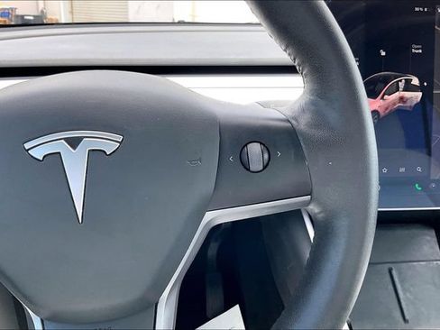 Used 2021 Tesla Model Y Long Range AWD/4WD image 18