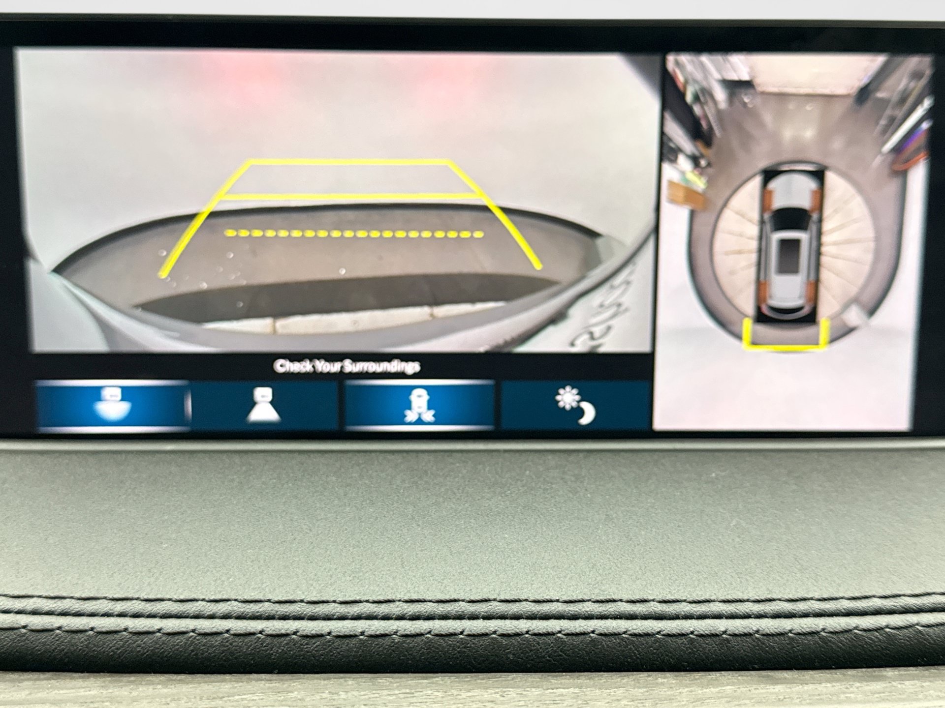 Used 2024 Acura MDX w/ Advance Package AWD/4WD image 10