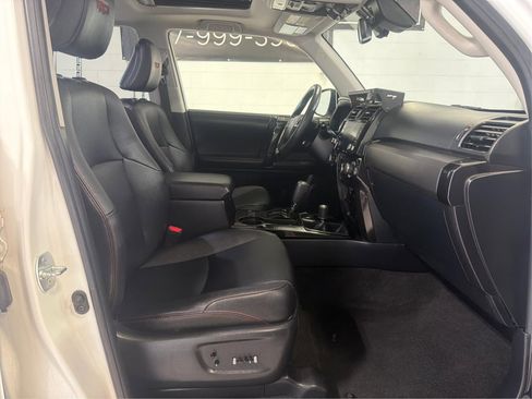 Used 2020 Toyota 4Runner Venture w/ Moonroof Package AWD/4WD image 14