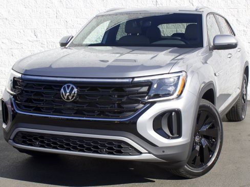 New 2026 Volkswagen Atlas Cross Sport SE AWD/4WD image 3