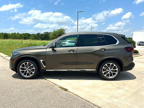 New 2026 BMW X5 xDrive40i w/ Premium Package AWD/4WD image 5