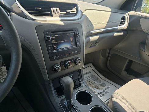 Used 2015 Chevrolet Traverse LS FWD image 18