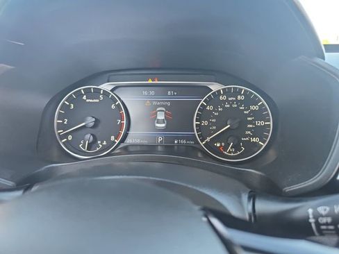 Used 2023 Nissan Altima 2.5 SR FWD image 10