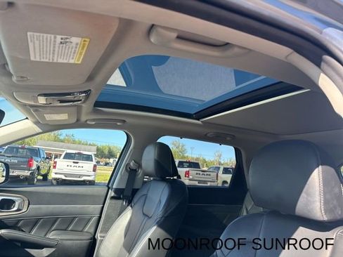 Used 2021 Kia Sorento EX AWD/4WD image 11