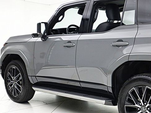 Used 2024 Lexus GX 550 w/ Accessory Package (Z1) AWD/4WD image 8
