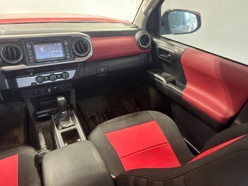 Used 2019 Toyota Tacoma SR5 RWD image 22