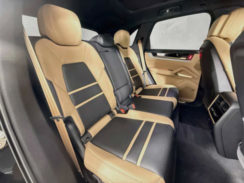 Certified 2026 Porsche Cayenne S AWD/4WD image 28