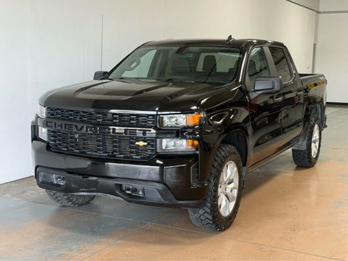 Used 2019 Chevrolet Silverado 1500 Custom w/ Custom Value Package AWD/4WD image 1