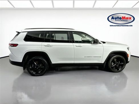 Used 2023 Jeep Grand Cherokee L Laredo image 8