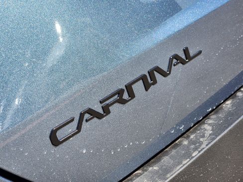 New 2026 Kia Carnival SX image 8