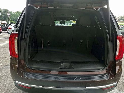 Used 2023 GMC Yukon SLT image 29