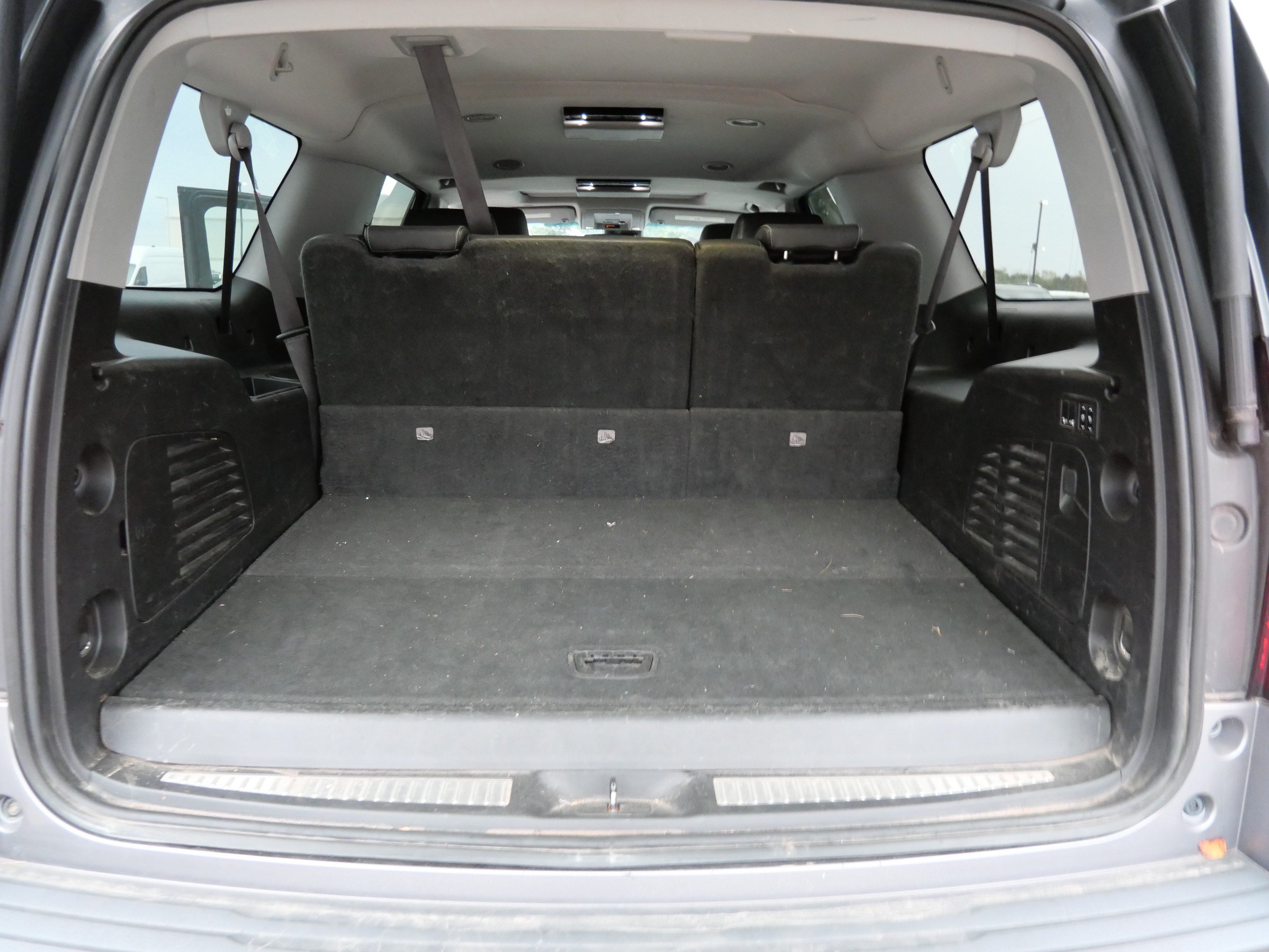 Used 2019 Chevrolet Suburban LT AWD/4WD image 18