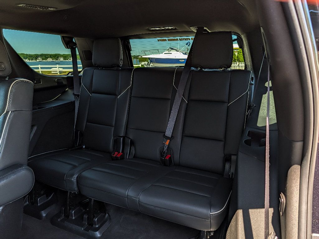 Used 2023 Cadillac Escalade Premium Luxury AWD/4WD image 19