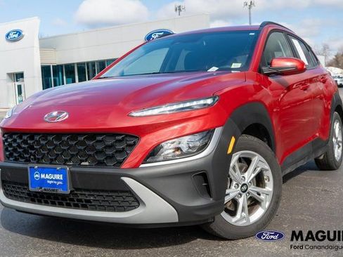 Used 2023 Hyundai Kona SEL AWD/4WD image 2
