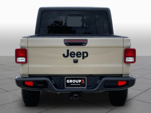 Used 2022 Jeep Gladiator Sport AWD/4WD image 5