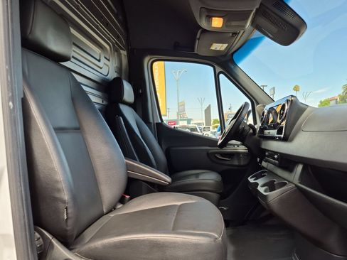 Used 2024 Mercedes-Benz Sprinter 3500 image 27
