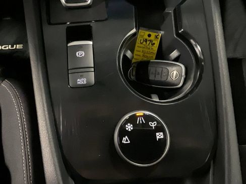 Used 2026 Nissan Rogue SV AWD/4WD image 33