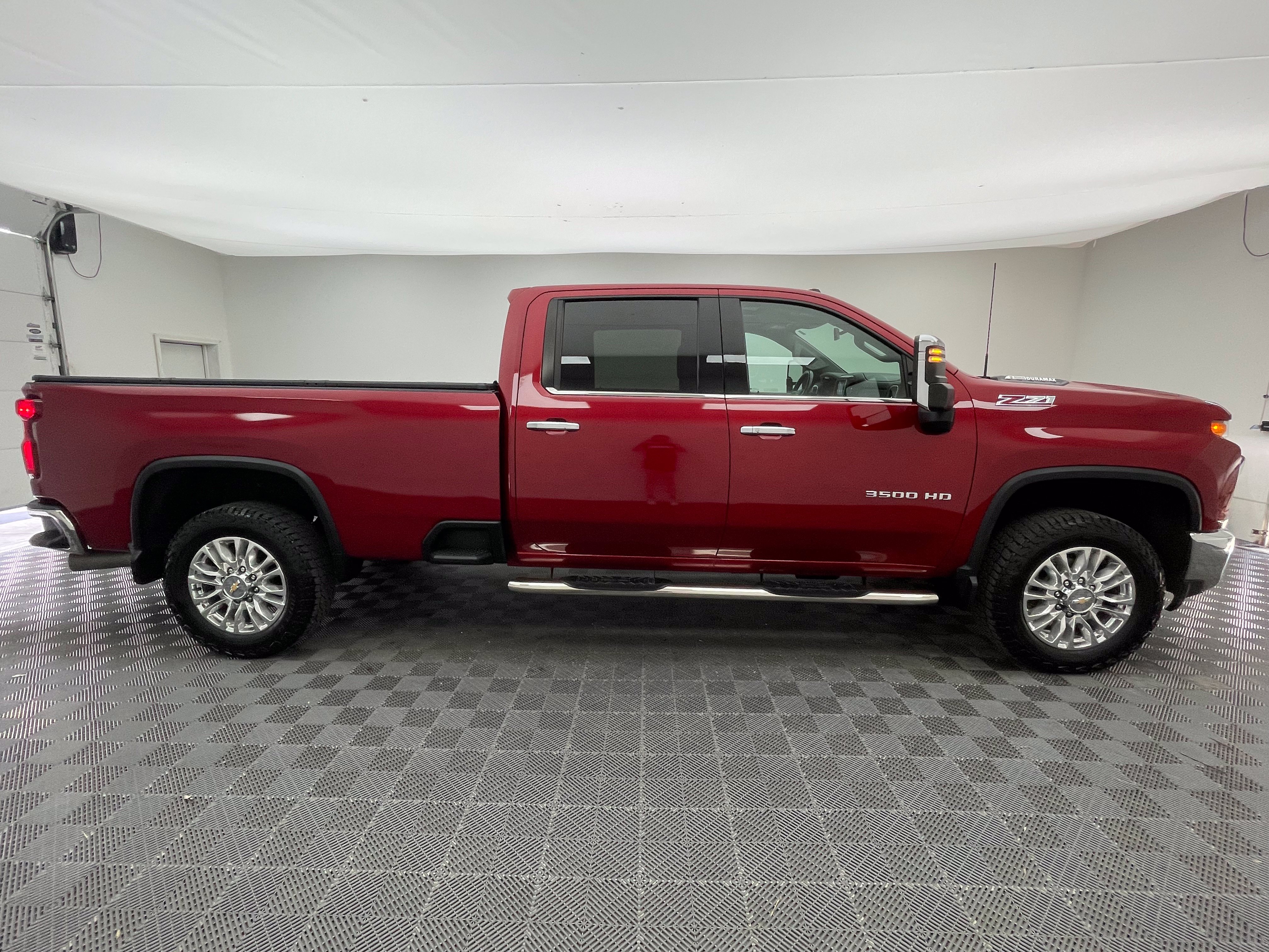 Used 2022 Chevrolet Silverado 3500 LTZ w/ LTZ Convenience Package AWD/4WD image 8