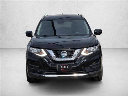 Used 2019 Nissan Rogue SV FWD image 2