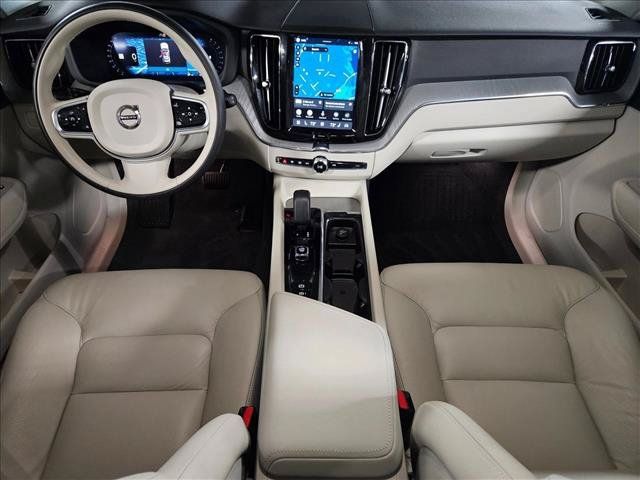Used 2025 Volvo XC60 B5 Plus w/ Protection Package Premier AWD/4WD image 18