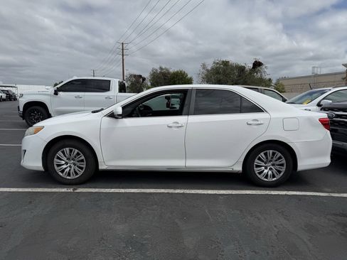 Used 2014 Toyota Camry LE image 5