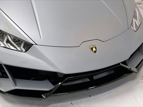Used 2022 Lamborghini Huracan EVO image 31