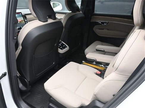 New 2025 Volvo XC90 B6 Plus w/ Protection Package Premier image 23