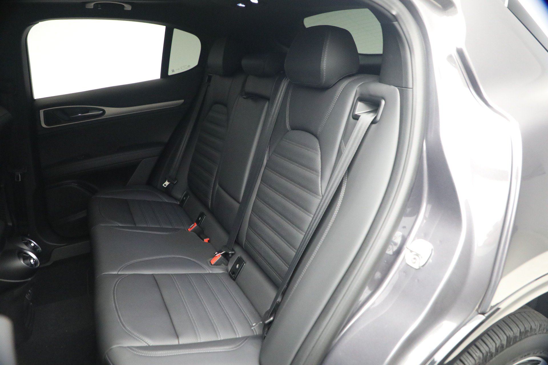 New 2026 Alfa Romeo Stelvio Sprint AWD/4WD image 18