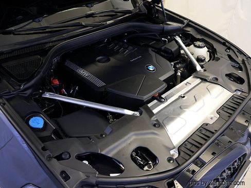 Used 2023 BMW X4 xDrive30i w/ M Sport Package AWD/4WD image 38