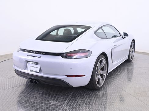 Certified 2024 Porsche 718 Cayman S RWD image 7