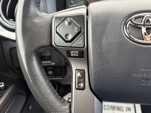 Used 2018 Toyota Tacoma TRD Off-Road image 21